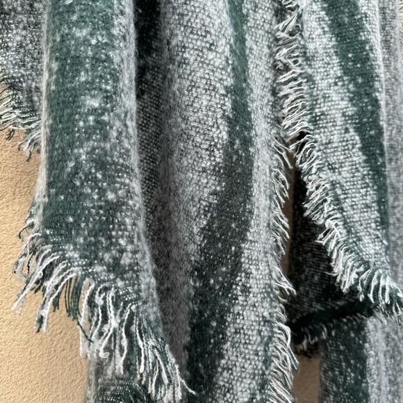 TORRID Green/White Marled Fringe Long Warm Bias Cut Scarf Wrap - Picture 6 of 9